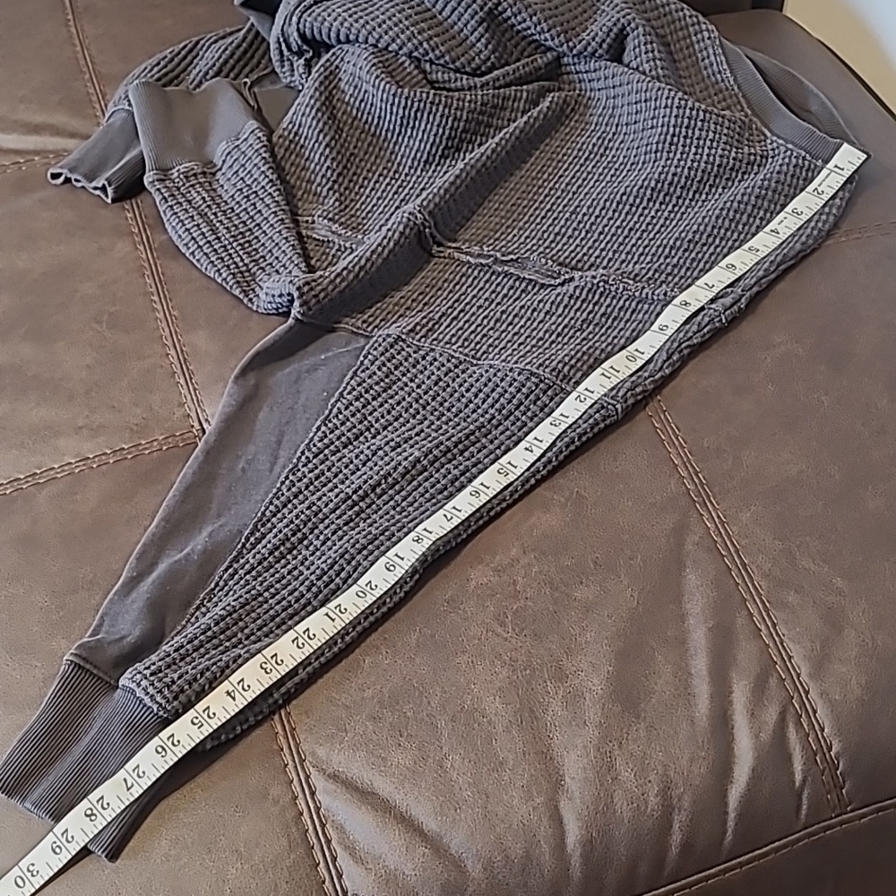 American Eagle Lived-in Gray M Waffle Knit Thermal Sweater Boxy Oversized Boho - Picture 11 of 11